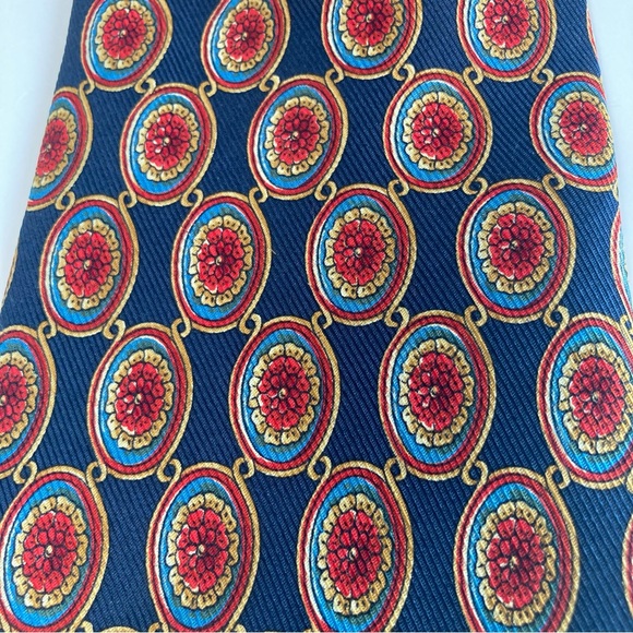 Burberrys of London Vintage Navy Blue Silk Neck Tie Red Flowers Hand Sewn In USA - Picture 7 of 7